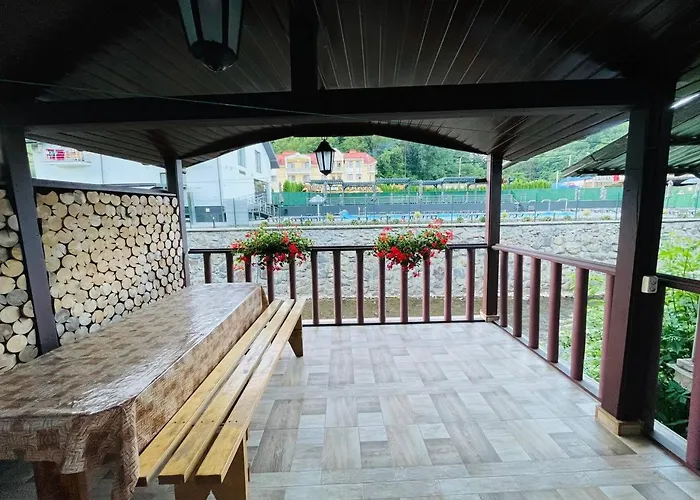 комфорт Деревянный коттедж Поляна